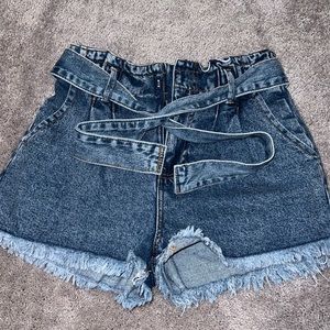 Women’s Forever 21 Jean Shorts.